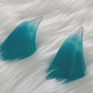Resin cosplay horns: ocean melt teal